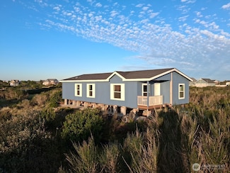 444 W Wind St SW, Ocean Shores, WA 98569