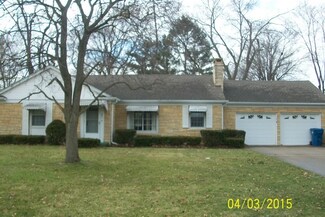 911 S Belmont Ave, Watseka, IL 60970