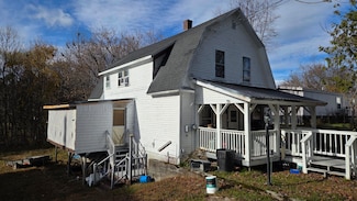 10 Main St, Howland, ME 04448