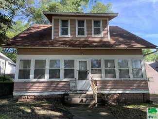 608 W Locust St, Cherokee, IA 51012