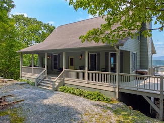 147 Broadview Ln, Glenville, NC 28736