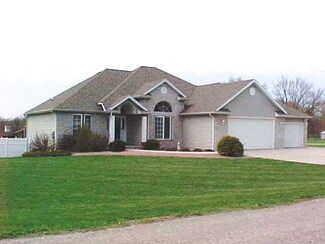 11845 N Hansel and Gretel Ln, Cromwell, IN 46732