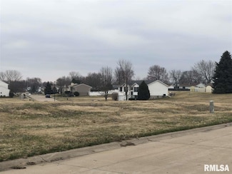 4413 N Michigan Ave, Davenport, IA 52806