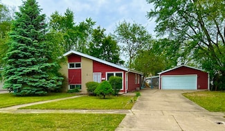 710 W Ridge Rd, Villa Park, IL 60181