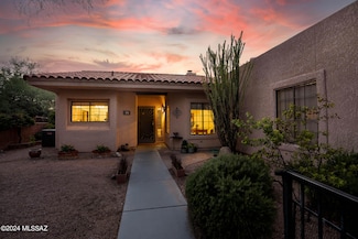 3011 N Willow Creek Dr, Tucson, AZ 85712