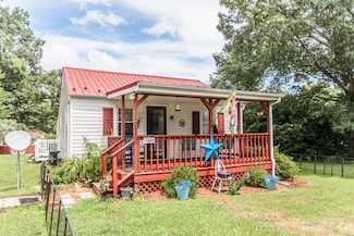 17441 Leesville Rd, Evington, VA 24550