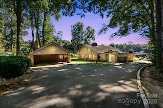 364 Catalina Dr, Mooresville, NC 28117