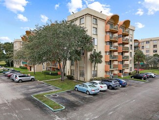 9350 Fontainebleau Blvd Unit 211, Miami, FL 33172