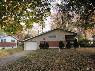 9922 Lanier Dr, Saint Louis, MO 63136