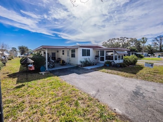 118 W Sterling Way, Leesburg, FL 34788