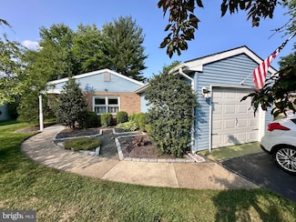 6 Picardy Place, Southampton, NJ 08088