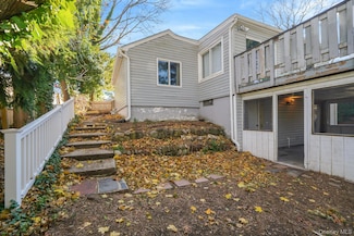 11 Amityville Rd, Sound Beach, NY 11789