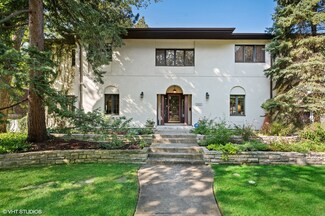 925 Manor Dr, Wilmette, IL 60091