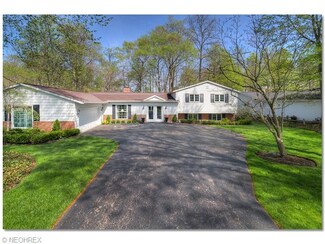 749 Kenwood Dr, Gates Mills, OH 44040
