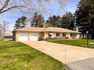 15060 Carpenter Rd, Brookfield, WI 53005