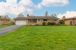 3928 Embarcadero St, Waterford, MI 48329