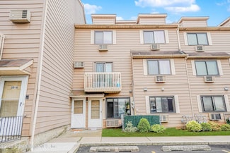 34 Daffodil Ln Unit 67, Staten Island, NY 10314