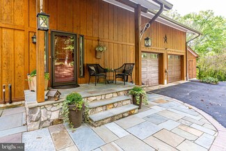 11930 Henderson Rd, Clifton, VA 20124