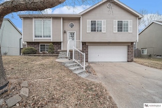 7823 Bondesson St, Omaha, NE 68122
