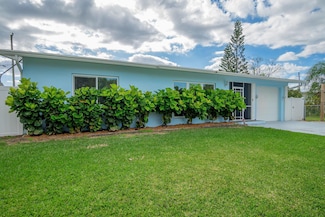 1110 SE Mayfair Ln, Port Saint Lucie, FL 34952