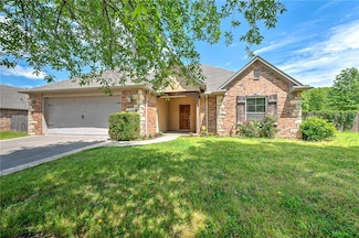 3658 W Mountain View Dr, Fayetteville, AR 72704