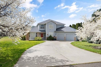 3203 Mount Saint Helens Ct, West Richland, WA 99353