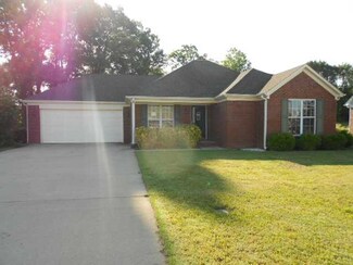 439 Royal Oaks Dr, Brighton, TN 38011