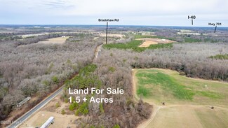 4616 Bradshaw St, Clinton, NC 28328