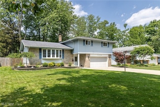 5046 Devon Dr, North Olmsted, OH 44070