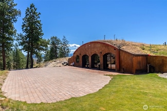 121 Pointe Dr, Oroville, WA 98844