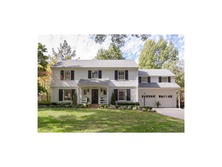 6534 Overbrook Rd, Mission Hills, KS 66208