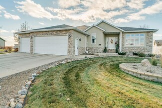 630 Cottonwood Loop, Bismarck, ND 58504