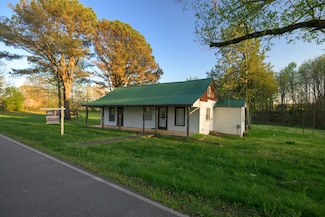 849 Jack Porter Rd, Lafayette, TN 37083