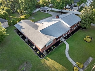 300 Edgedale Dr, High Point, NC 27262