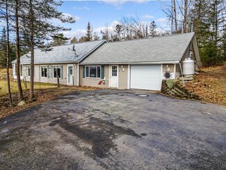 422 Cross Rd, Swanville, ME 04915