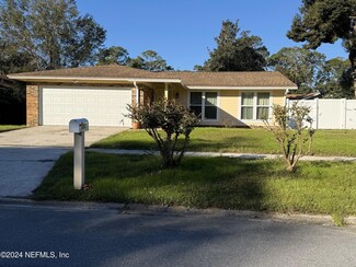 5002 Lofty Pines Cir E, Jacksonville, FL 32210