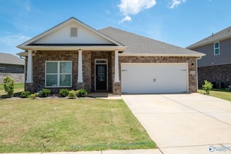131 Heritage Lakes Blvd, New Market, AL 35761