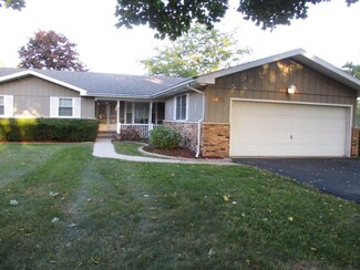 1480 Happy Valley Rd, Crown Point, IN 46307