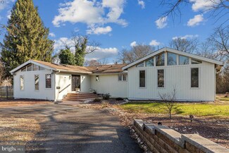 400 Glen Ave, Moorestown, NJ 08057