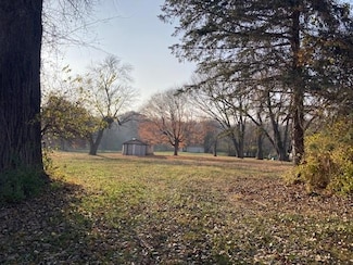 6676 NW Waukomis Dr, Kansas City, MO 64151