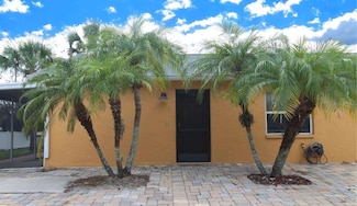 864 Hand Ave, Sarasota, FL 34232