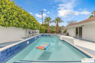 2375 E Joyce Dr, Palm Springs, CA 92262