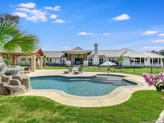 215 Winding Ln, San Antonio, TX 78231
