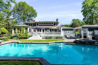 94 Southpond Rd, South Glastonbury, CT 06073