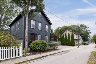 54 Callender Ave, Newport, RI 02840