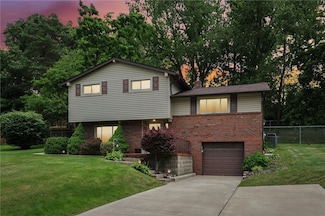 439 Wyndhurst Dr, Coraopolis, PA 15108