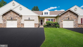 2141 Hidden Meadow Dr, Colmar, PA 18915
