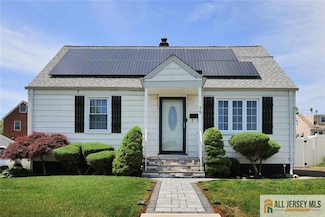 75 Strawberry Hill Ave, Woodbridge, NJ 07095