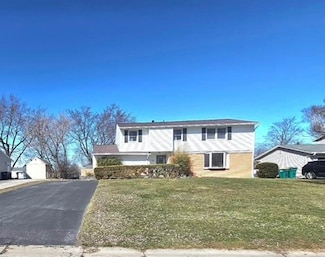 77 Mountbatten St, Rochester, NY 14623