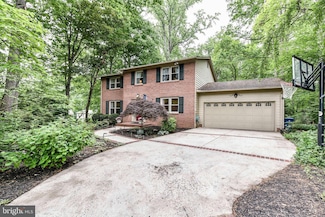 10428 Collingham Dr, Fairfax, VA 22032